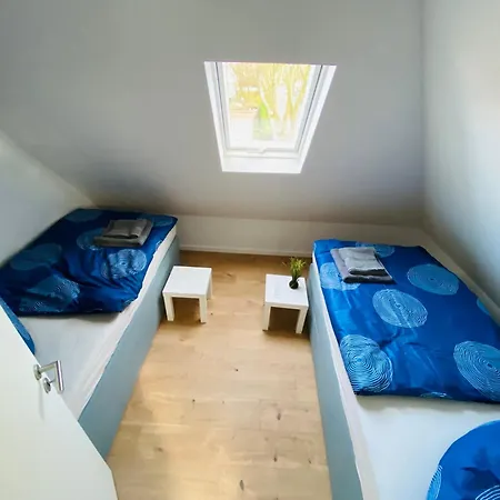 House L 10 Beds L 5 Bedrooms L 4 Bathrooms L Wi-fi Holiday home Lippstadt