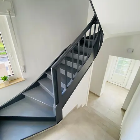 House L 10 Beds L 5 Bedrooms L 4 Bathrooms L Wi-fi Lippstadt