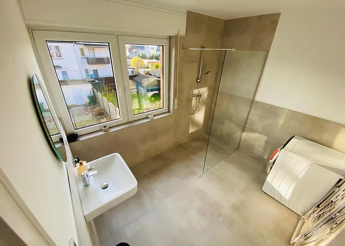 House L 10 Beds L 5 Bedrooms L 4 Bathrooms L Wi-fi Prázdninový dům *